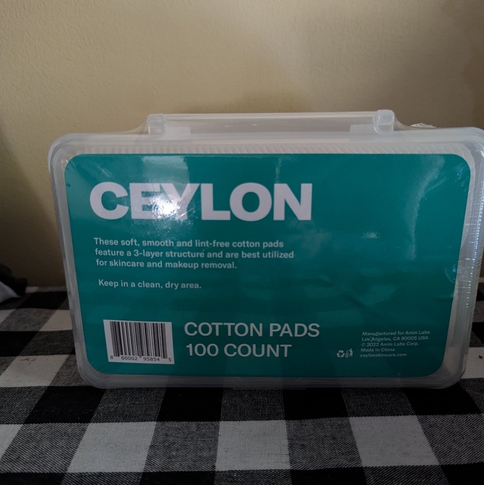 Cotton facial pads